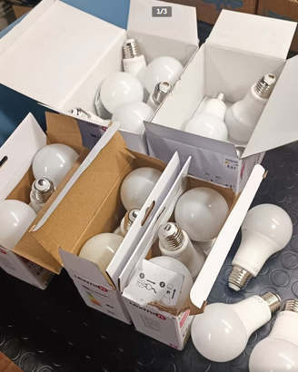 21 Lampadine LED usate poco, in blocco