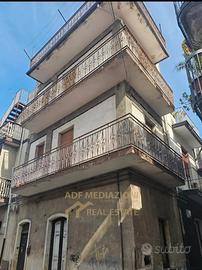 Intero Stabile Su 4 Livelli