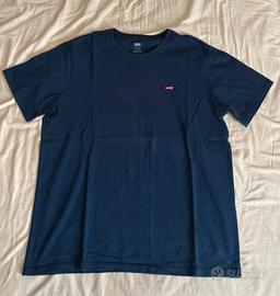 T-shirt Levi's Blu Scuro con Mini Logo Red Tab.