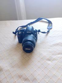 Fotocamera digitale nikon D3100 con obbiettivo