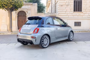 Abarth 695 rivale