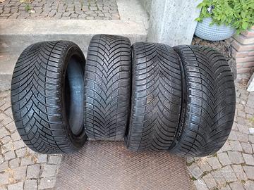 Set gomme invernali 22545 R17