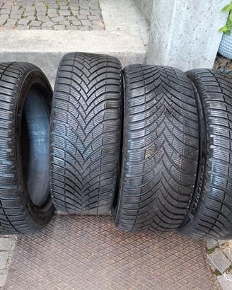 Set gomme invernali 22545 R17