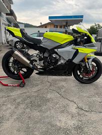 Yamaha R1 pronta pista