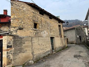 CASA DI CORTE A MARANO DI VALPOLICELLA