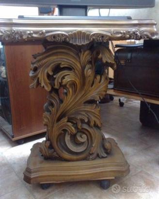 Tavolino TV girevole in legno intarsiato, di Cantù