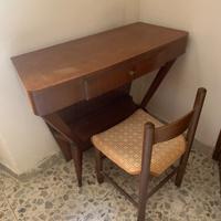 Tavolino con sedia legno scrivania vintage 95x80