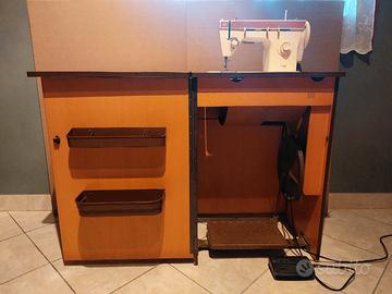 Mobile con macchina da cucire Singer 