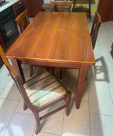 Set di Tavolo e sedie in legno 