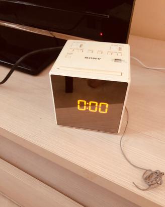 radiosveglia Sony ICF-C1T