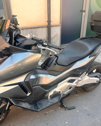 Honda forza 750