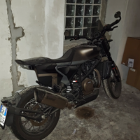 Husqvarna svartpilen 701 style + Akrapovic