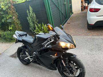 Yamaha YZF R1