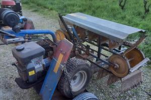 Scopatrice per Olive a diesel con Carrello Usata
