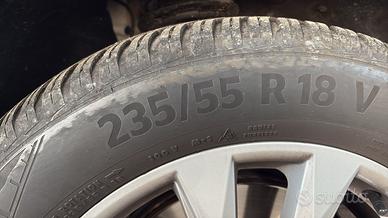 Cerchioni con pneumatici da neve per Q3