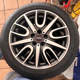 Gomme auto