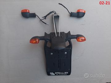 PORTATARGA E FRECCE ORIGINALI YAMAHA R1 BiG BANG