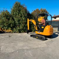E272- Escavatore 18 q JCB 8018 allargabile