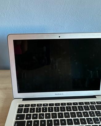 MacBook Air 13 (2017)