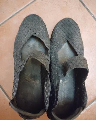 Stivaletti Chelsea Intrecciati Neri con Suola 