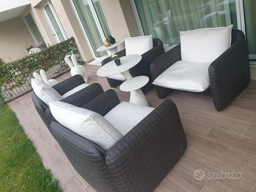 poltrone e tavolo  design