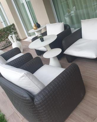 poltrone e tavolo  design