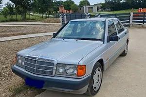 AUTOMOBILE 190 E MERCEDES