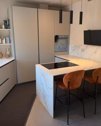 Cucina Binova LAB 2022 in vetro e gres Marazzi