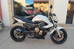 Yamaha XJ6 col. White MY 2011