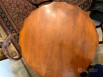 TAVOLO IN LEGNO AMPLIABILE CON SEDIE IMBOTTITE