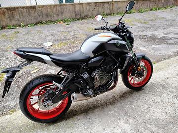 YAMAHA MT07