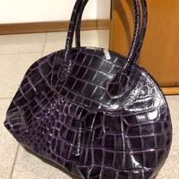 Borsa viola stampa coccodrillo compresa tracolla