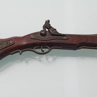 Accendino a Gas in a Forma di Antico Fucile