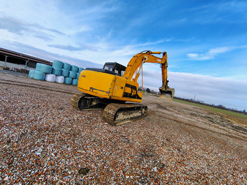 Escavatore jcb js130