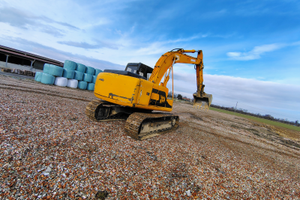 Escavatore jcb js130