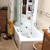 vasca idromassaggio con box doccia