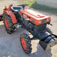 Trattore Trattorino KUBOTA B7000 4WD