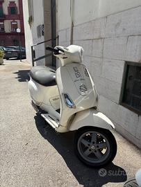 Piaggio Vespa 125 ET4 - 2009