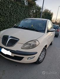 Lancia ypsilon 