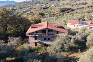 Villa allo stato grezzo con terreno - Zona Fuonti