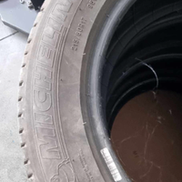 Gomme 215/60/17  96V