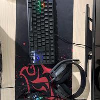 Cuffie tastiera e mouse