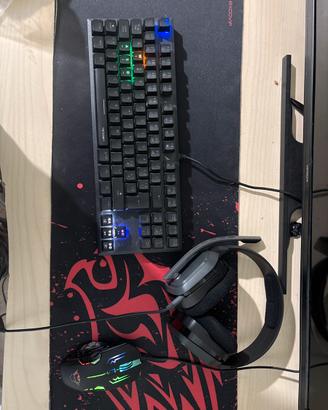 Cuffie tastiera e mouse