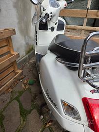 Piaggio Vespa 300 GTS - 2009