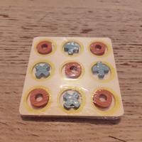 Gioco tris in legno nuovo