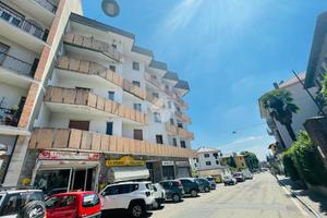 3 LOCALI A LANZO TORINESE