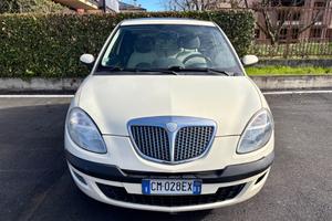 Lancia Ypsilon 1.2 16V