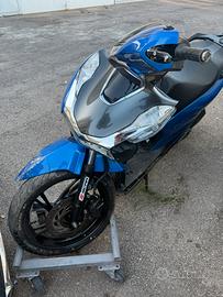 sh 125