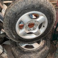 Cerchi e gomme nissan navara