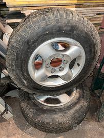 Cerchi e gomme nissan navara